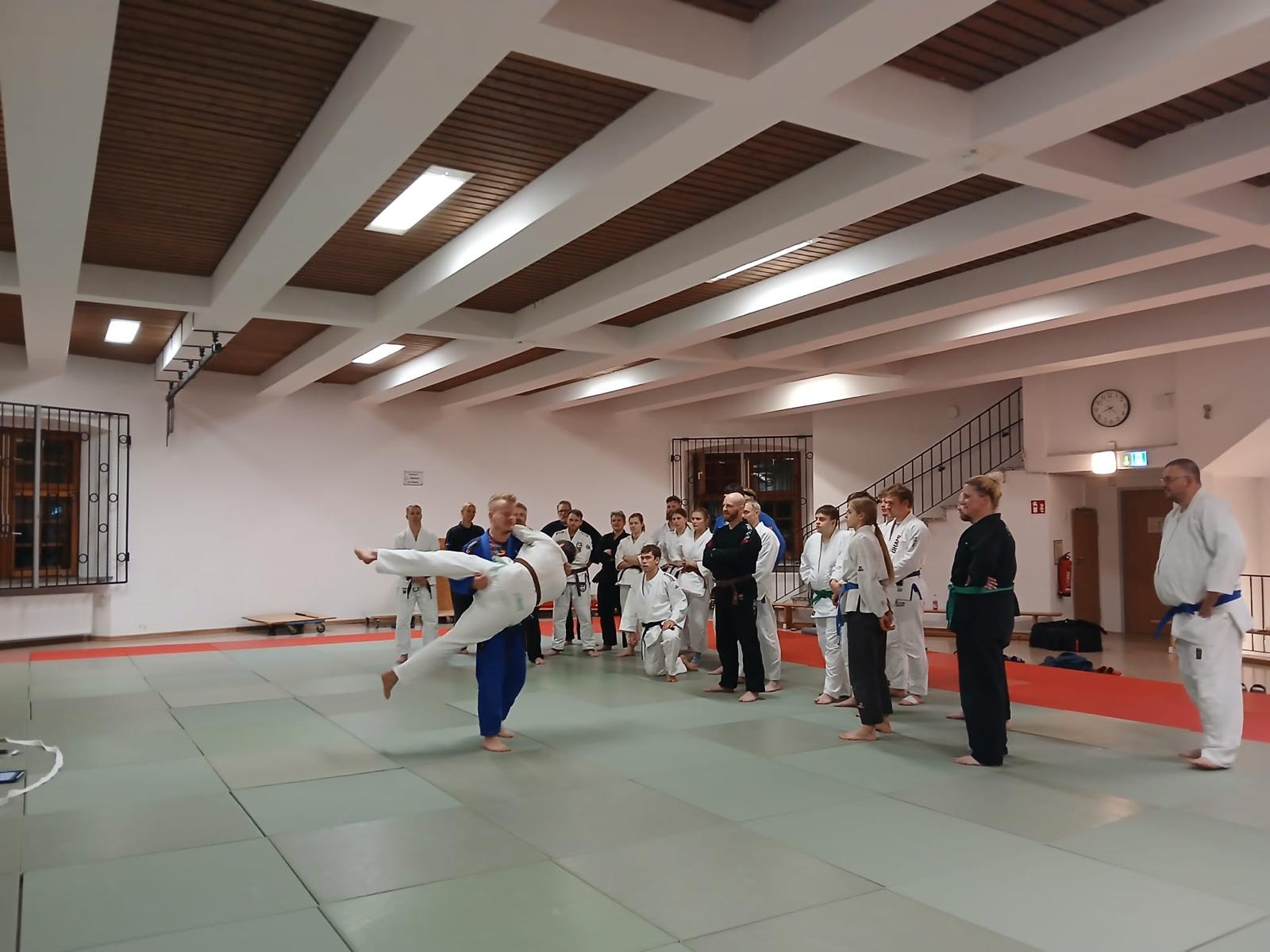 Erfolgreiche DOSB-Trainer-C-Prüfung für Tim Hocks – und direkt weiter zum nächsten Ziel!